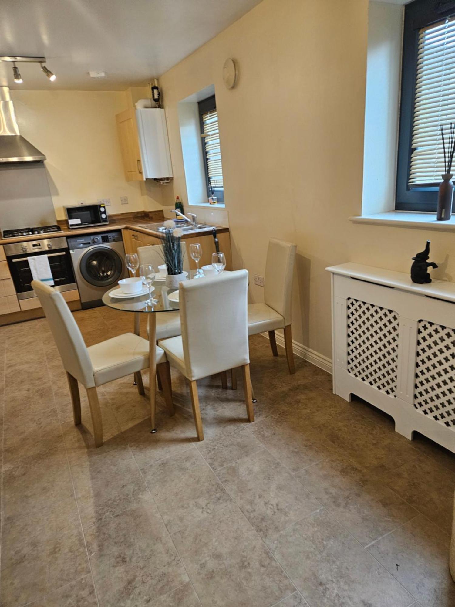 Broughton Comfy Den- Free Wifi, Netflix And Parking Available! Apartamento Milton Keynes Exterior foto